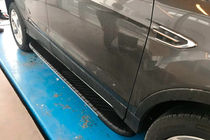 Ford Kuga/Escape 2013–2019 Side steps Bosphorus Grey (set van 2, aluminium) foto 4