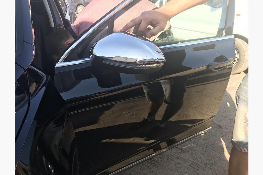 Volkswagen Passat B8 2015–2023 RVS spiegelkappen EU (2 st.) Foto 3
