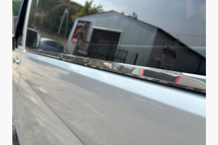 Volkswagen T6 2015–2024 Onderste raamlijsten (6-delig, RVS) Lange wielbasis Foto 8