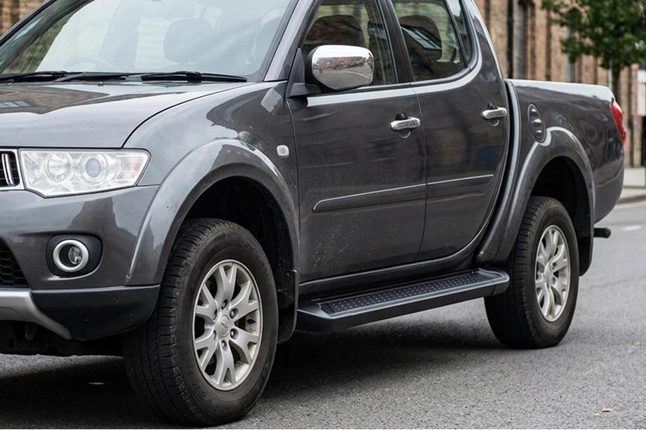 Mitsubishi L200 2015–2024 Allmond Black zijtreden (2 st., aluminium) Image