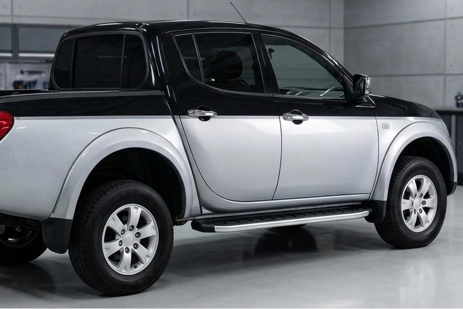 Mitsubishi L200 2015–2024 Fullmond side steps (2 stuks, aluminium) Image