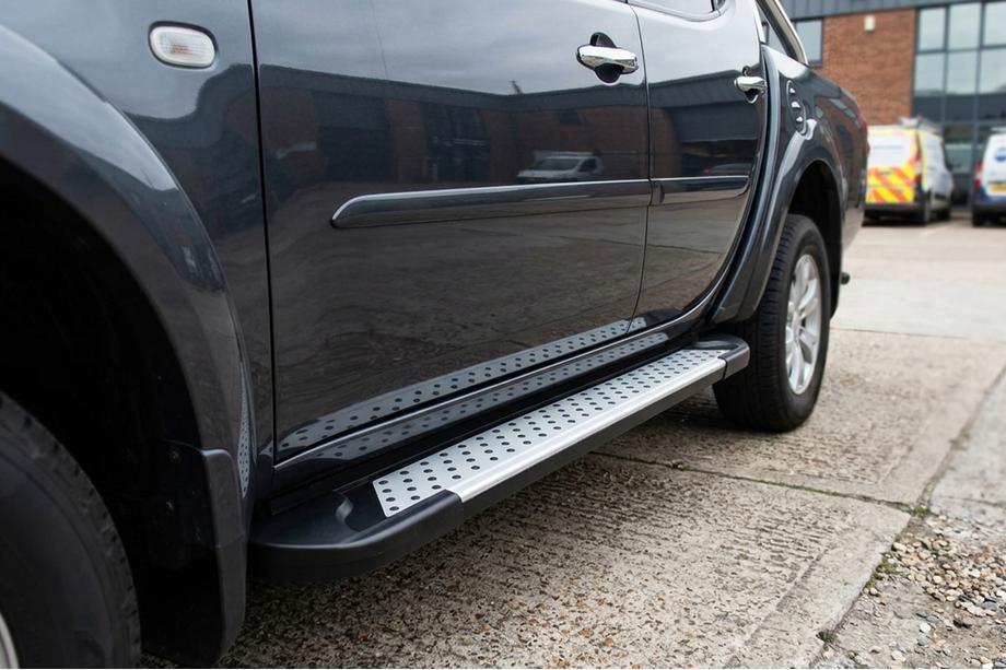 Fiat Fullback 2016– Side steps X5-type (set van 2, aluminium) Image