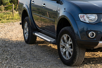 Fiat Fullback 2016– Line side steps (set van 2, aluminium) foto 1