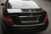 Mercedes C-klasse W204 2007–2015 Chromen sierlijst boven de kentekenplaat (RVS) foto 1