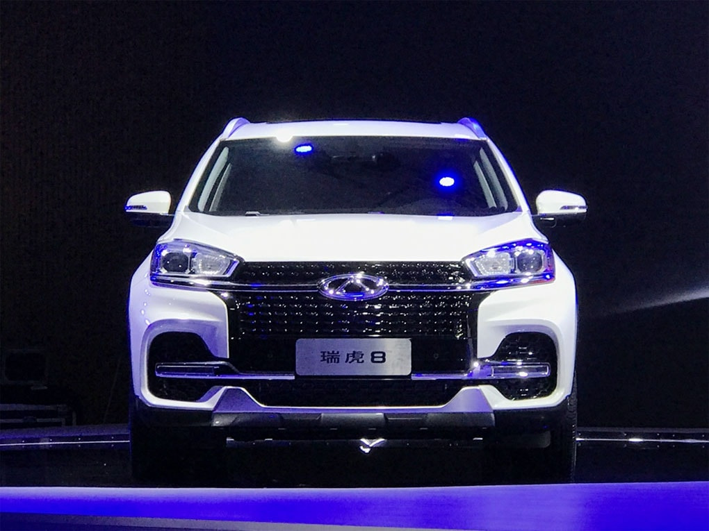 Zevenzits crossover Chery Tiggo 8