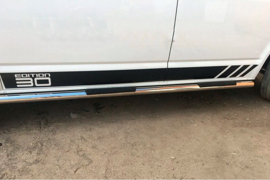 Volkswagen T6 2015–2024 Sidebars (set van 2, RVS) 70 mm, korte wielbasis Foto 5