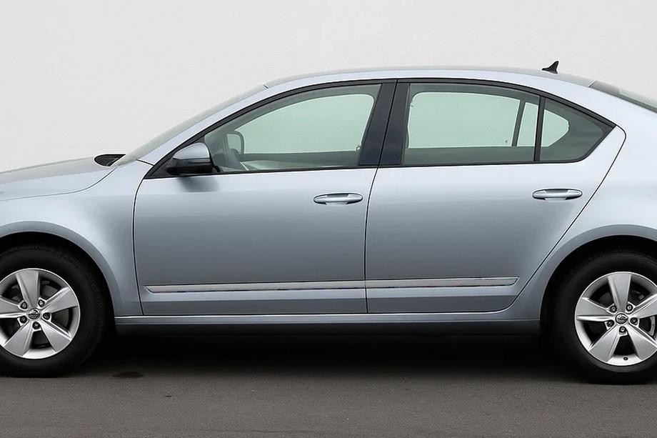 Skoda Octavia III A7 2013–2019 RVS deurlijsten (SD/SW) Image