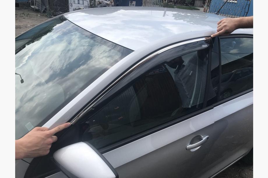 Skoda Rapid 2012–2019 Raamdeflectoren met chromen sierlijst SD (4 stuks, Niken) Foto 4