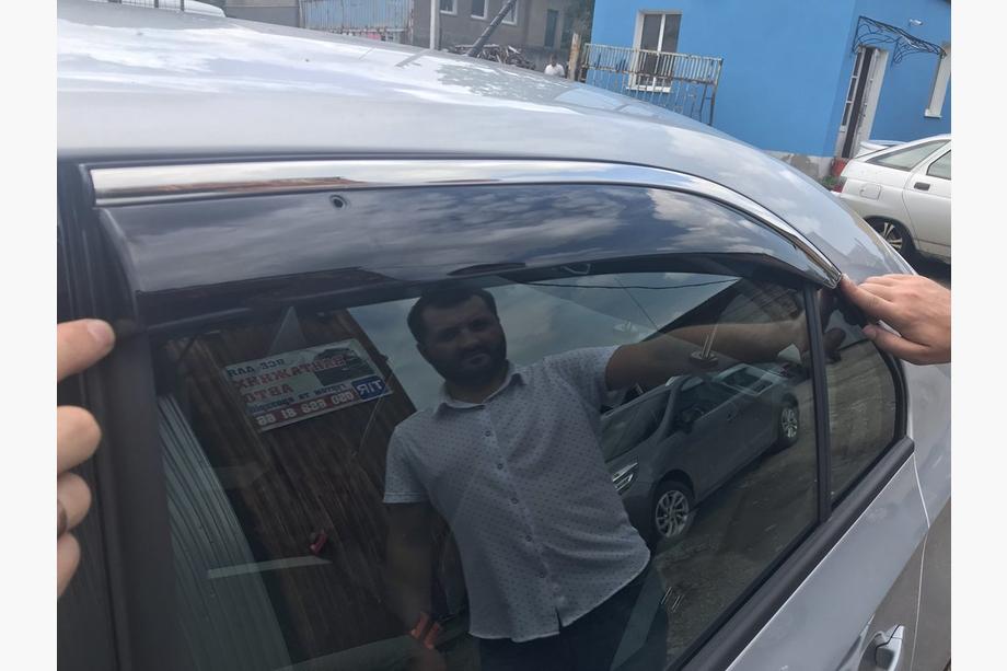 Skoda Rapid 2012–2019 Raamdeflectoren met chromen sierlijst SD (4 stuks, Niken) Foto 6