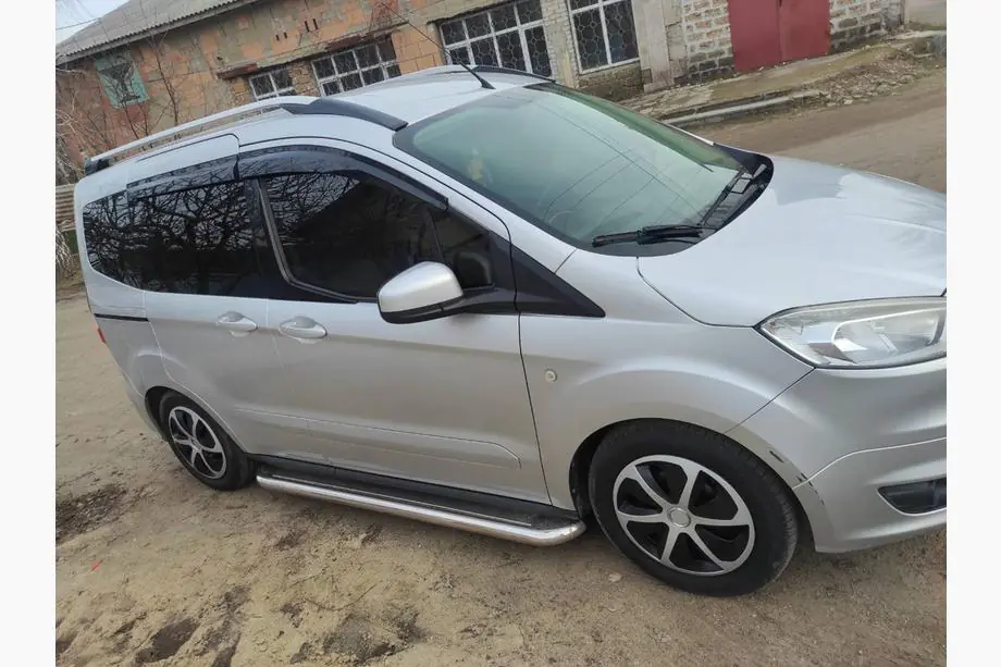 Ford Courier 2014–2023 Premium side steps (2 st., RVS) Image