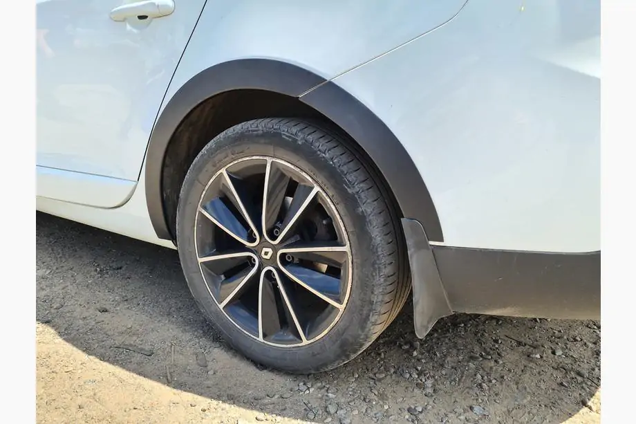 Renault Megane III 2009–2016 Wielkastlijsten (8 stuks, zwart) Foto 9