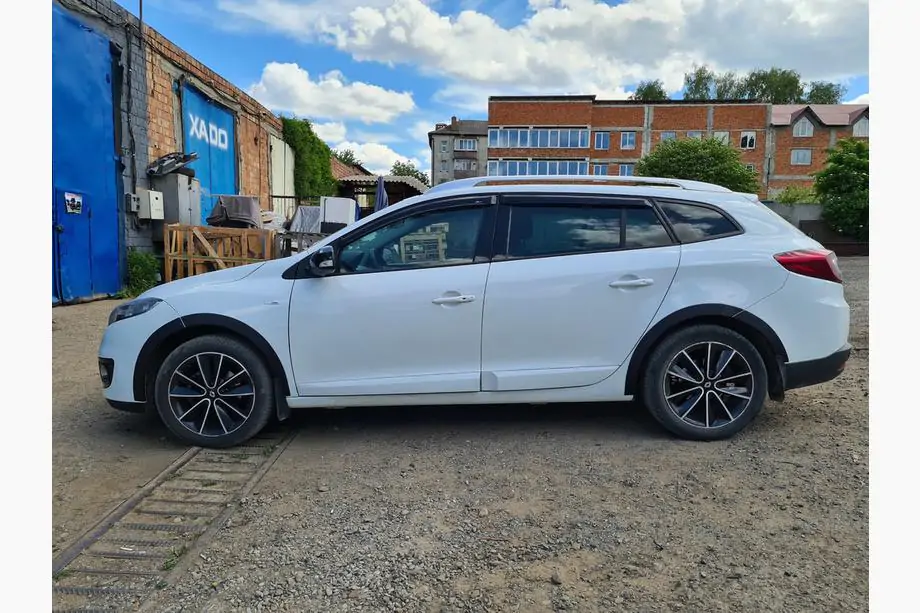 Renault Megane III 2009–2016 Wielkastlijsten (8 stuks, zwart) Foto 3