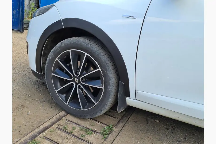 Renault Megane III 2009–2016 Wielkastlijsten (8 stuks, zwart) Foto 1