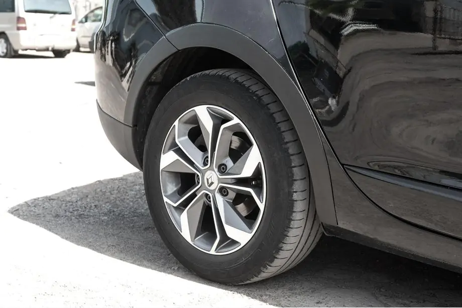Renault Megane III 2009–2016 Wielkastlijsten (8 stuks, zwart) Foto 8
