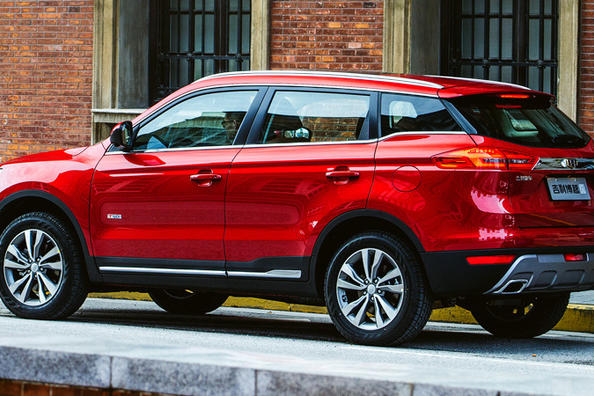 Review van de Geely Atlas-crossover Foto 8