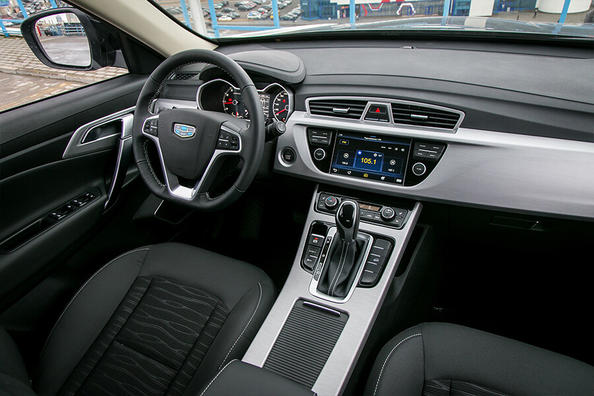 Review van de Geely Atlas-crossover Foto 4