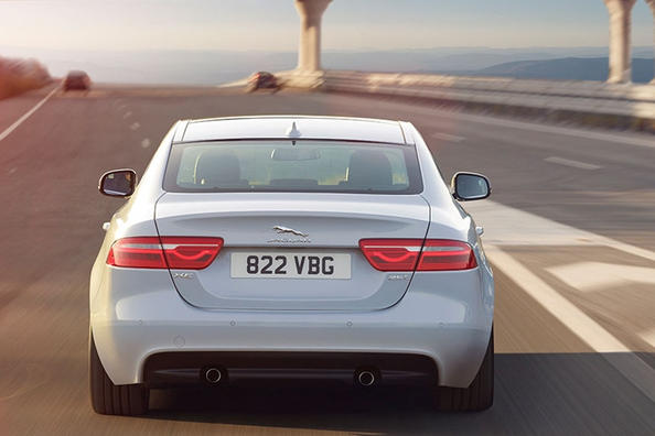 Review van de Jaguar XE sedan Foto 7