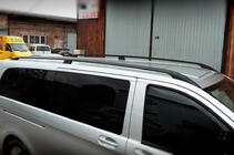 Mercedes Vito/V-klasse W447 2014– Zwarte dakrails CAN origineel design (metalen voeten) Korte wielbasis (SHORT) foto 3