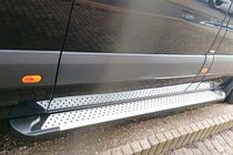 Volkswagen Crafter 2006–2016 Side steps Allmond Grey (set van 2, aluminium) Lang/Extra lang foto 1