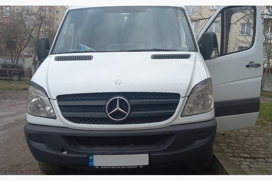 Mercedes Sprinter W906 2006–2018 Rechte koplampwimpers (zwart, ABS, 2006-2013) Foto 4