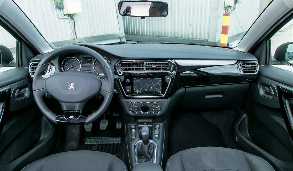 Review van de vernieuwde sedan Peugeot 301