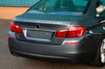 BMW 5 Serie F10/F11 2010–2016 Sierstrip boven kentekenplaat SD (RVS) foto 2