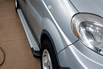 Nissan Primastar 2002–2014 Side steps X5-type (set van 2, aluminium) foto 1