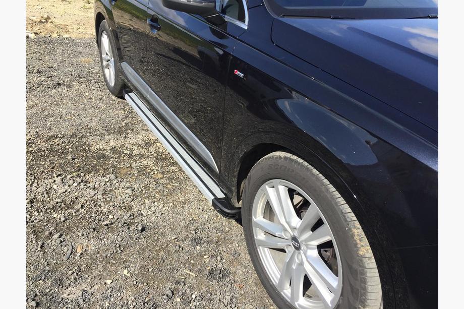 Audi Q7 2015–2026 Zijtreden Maya V4 (2 stuks, aluminium) Image