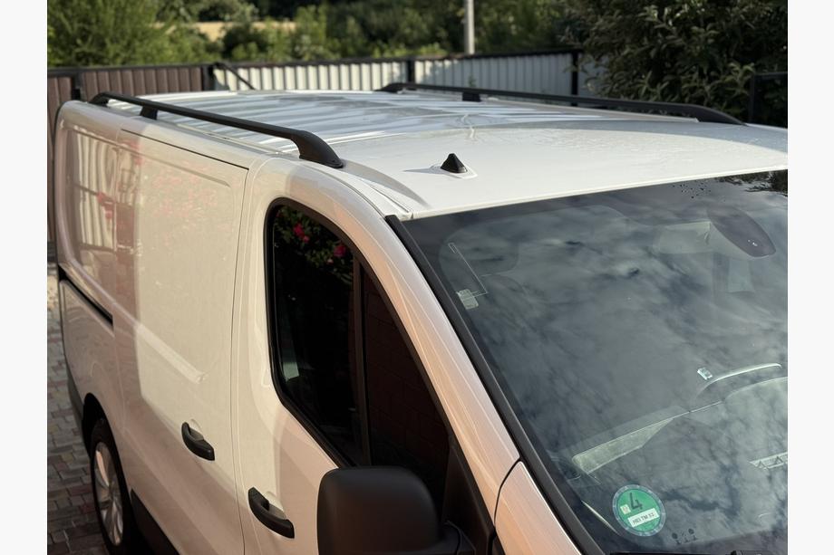 Nissan NV300/Primastar 2016– Zwarte dakrails Korte wielbasis, kunststof poten Foto 5