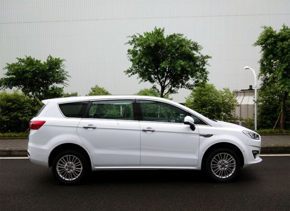 Review van de Lifan M7-minivan