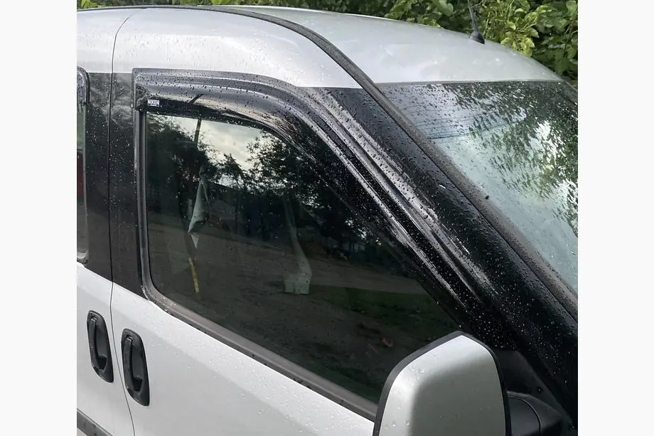 Fiat Doblo II 2010–2022 Raamwindschermen (2 stuks, Niken) Image