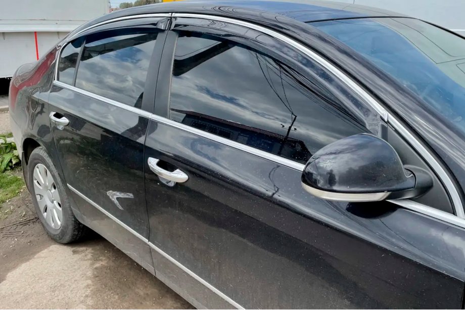 Volkswagen Passat B6 2006–2012 Raamwindschermen met chroomstrip SD (4 st., HIC) Image