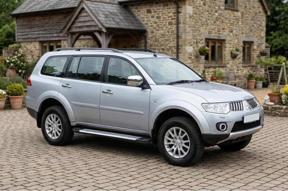 Mitsubishi Pajero Sport 2008–2015 Line side steps (set van 2, aluminium) Image