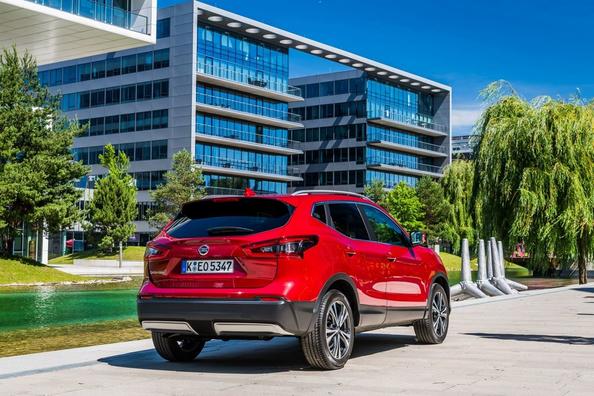 Review van de vernieuwde Nissan Qashqai crossover (2e generatie) Foto 8