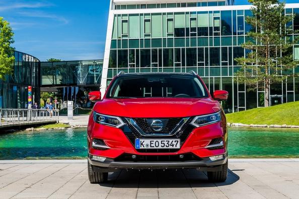 Review van de vernieuwde Nissan Qashqai crossover (2e generatie) Foto 7