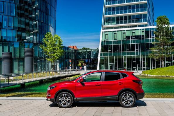 Review van de vernieuwde Nissan Qashqai crossover (2e generatie) Foto 3