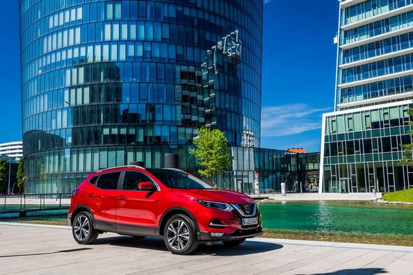 Review van de vernieuwde Nissan Qashqai crossover (2e generatie) Foto 1