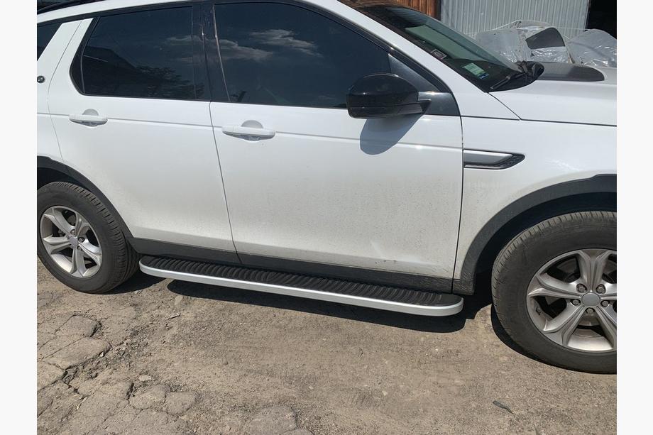 Land Rover Discovery Sport 2014– Side steps Tayga Grey (2 stuks, aluminium) 2019+ Foto 3