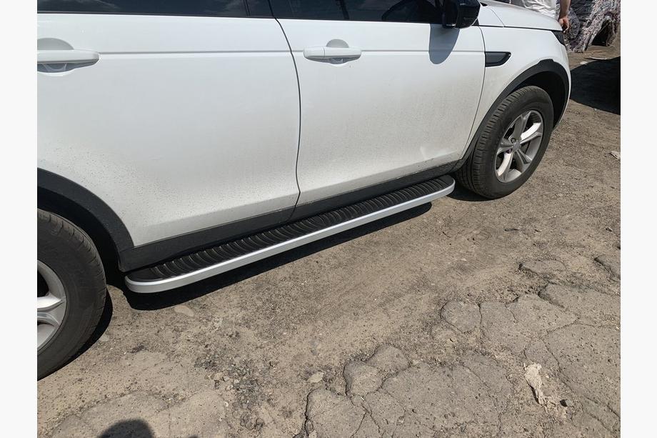 Land Rover Discovery Sport 2014– Side steps Tayga Grey (2 stuks, aluminium) 2019+ Foto 4