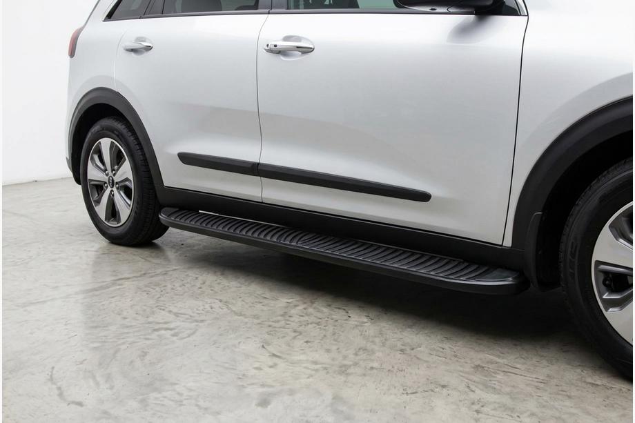 Kia Niro 2016–2021 Side steps Tayga Black (2 stuks, aluminium) Image