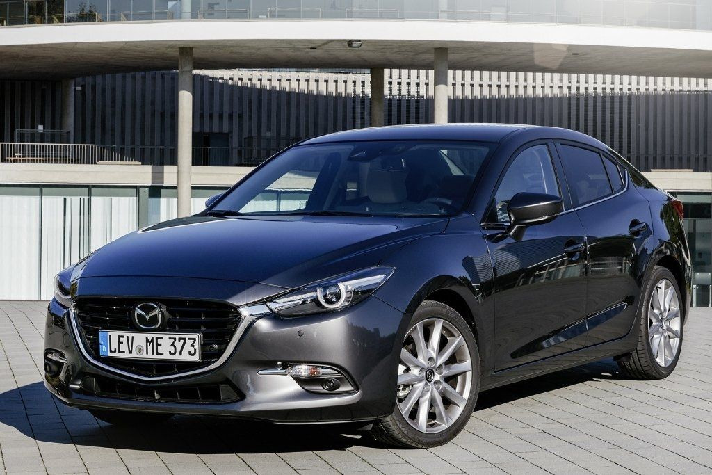 Gefacelifte versie van de Mazda 3 sedan