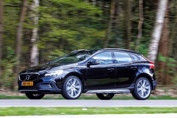 Review van de crossoverversie van de Volvo V40 Cross Country hatchback Foto 9