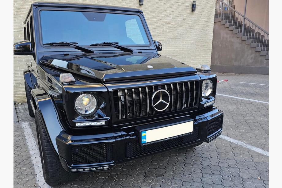 Mercedes G-klasse W463 1990–2018 Voorgrille (GT, met chromen strips) Wit met chromen strips Image