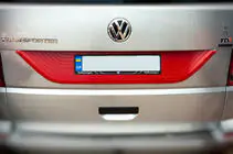 Volkswagen T6 2015–2024 Kunststof sierlijst voor kofferklep foto 4