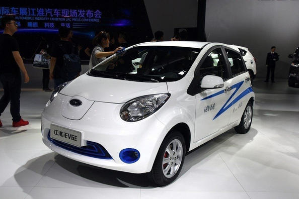 Review van de elektrische compacte hatchback JAC iEV6E