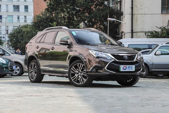Hybride zevenzits crossover BYD Tang 100