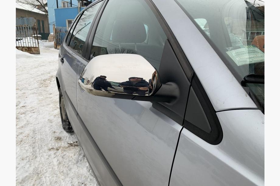 Volkswagen Polo 2001–2009 RVS spiegelkappen Foto 2