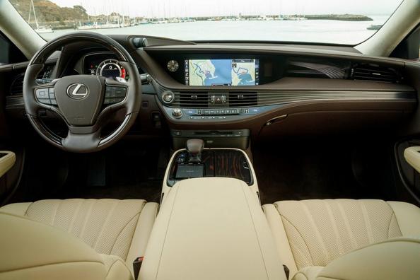 Review van de Lexus LS sedan van de vijfde generatie Foto 5