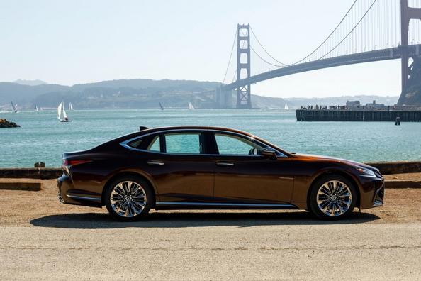 Review van de Lexus LS sedan van de vijfde generatie Foto 7
