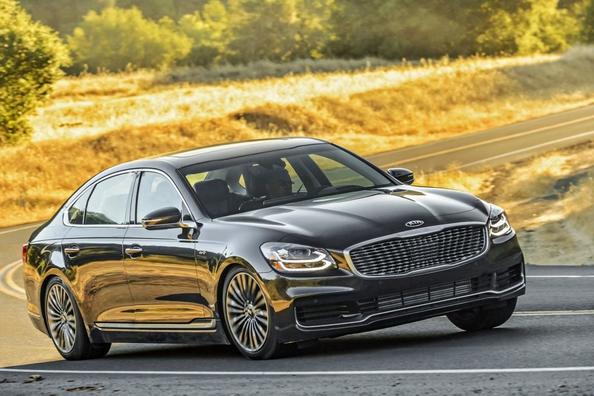 Representatieve sedan KIA K900